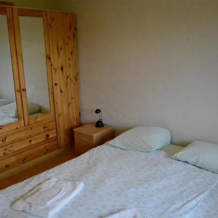 Anne - 1- Stock Appartement-fewo- Dusche Oder Bad- Wc 12-bettwohnung By Interhome Appartement Hornkessel